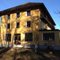 Výmena okien a dverí v rámci rekonštrukcie, Wattenwil (Švajčiarsko) Výmena okien a dverí v rámci rekonštrukcie, Wattenwil (Švajčiarsko)
